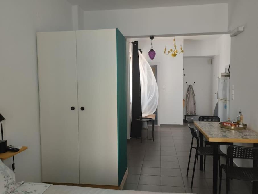 B3 - The Colorful One Apartment Aígion Luaran gambar