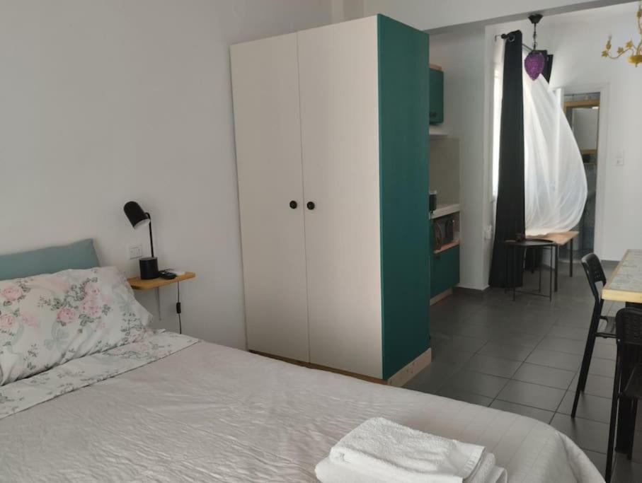 B3 - The Colorful One Apartment Aígion Luaran gambar